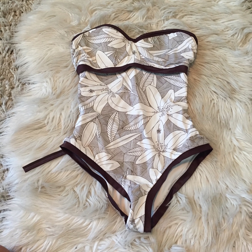 Floral Cutout One Piece Swimsuit Touché Balenaire